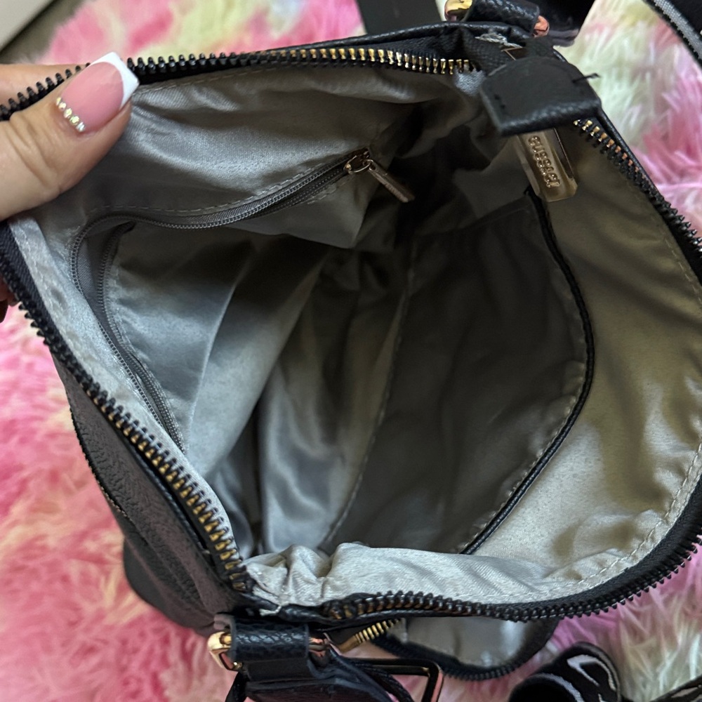 Gussaci Black Crossbody Bag - Picture 7 of 11